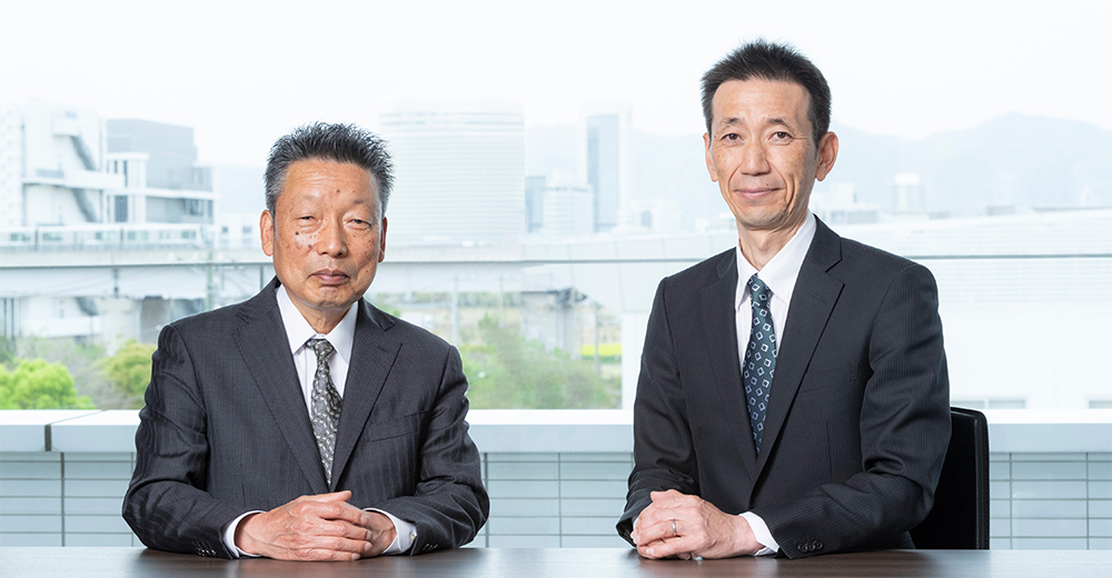 Hitoshi Miyauchi (Representative Director and Chairman), Takuya Maoka (Representative Director and President)